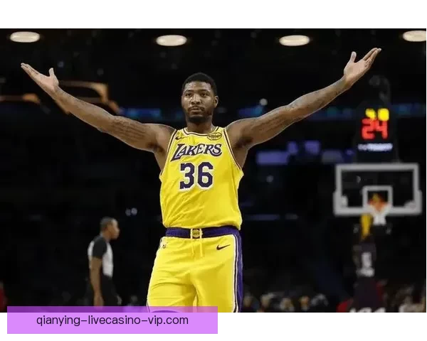 湖人队记透露斯马特或跳出合同多队准备用中产特例展开争夺